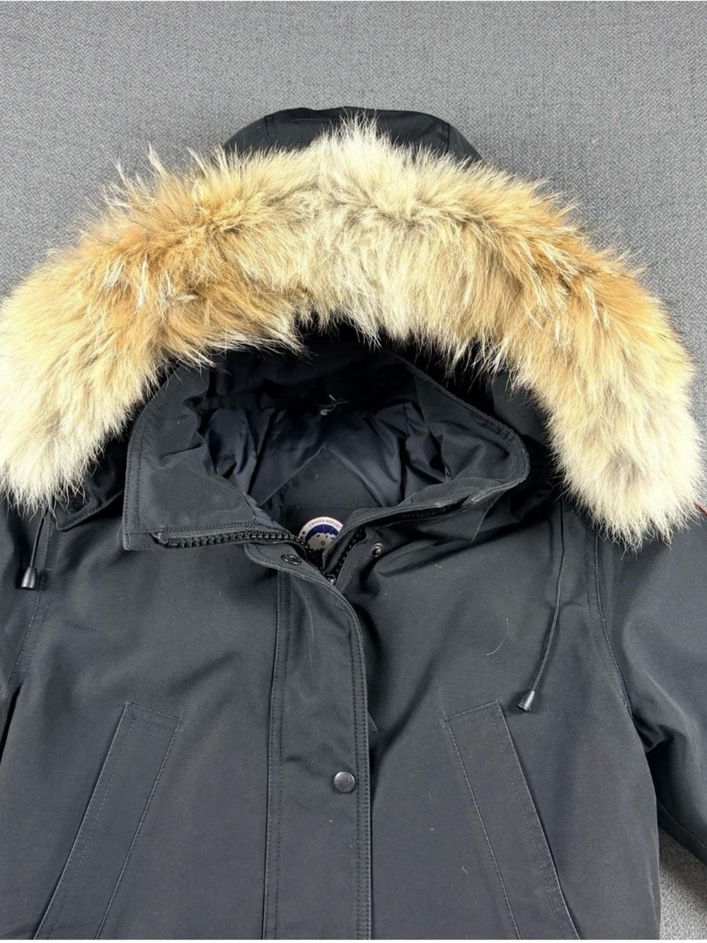 Canada Goose Black Trillium Parka with Fur-Trim Hood and Patch - Picture 5 of 16